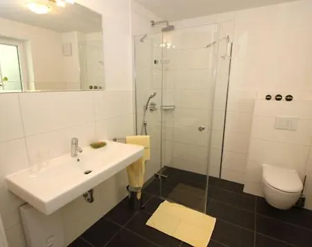 Apartment Aquamarin Ostseetraumsuite 01 *